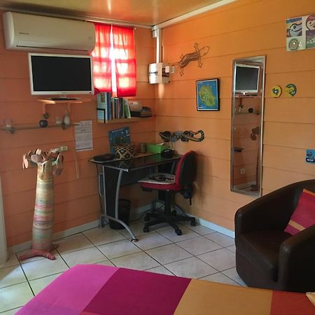 Maison Joss Studio Proche Aeroport Sainte-Clotilde エクステリア 写真